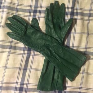 Banana Republic size M green leather gloves